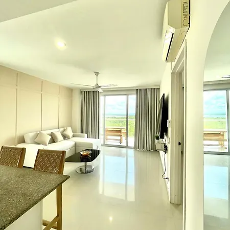 Luxury Sea View With Pool- 12 Min From The Center Apartment *