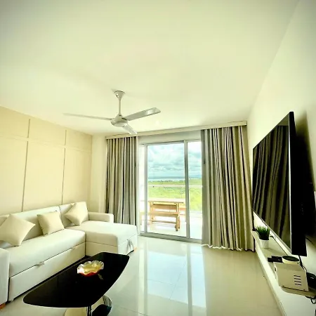 Luxury Sea View With Pool- 12 Min From The Center Apartment