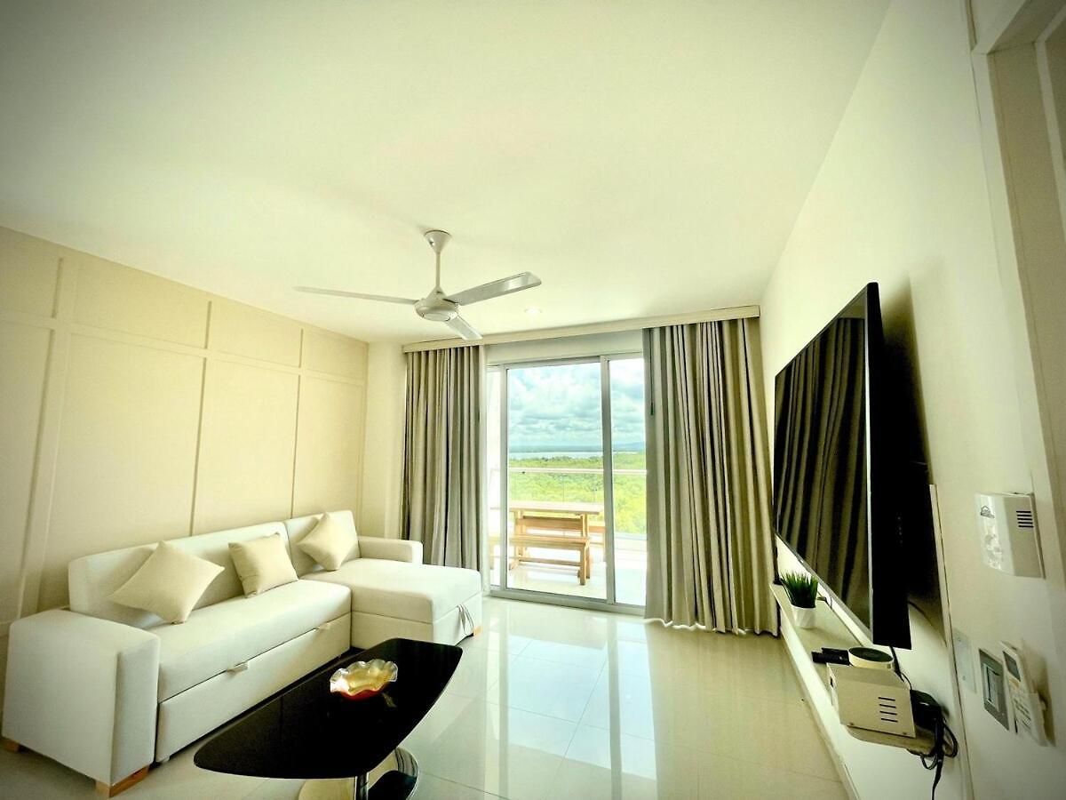 Luxury Sea View With Pool- 12 Min From The Center Apartamento