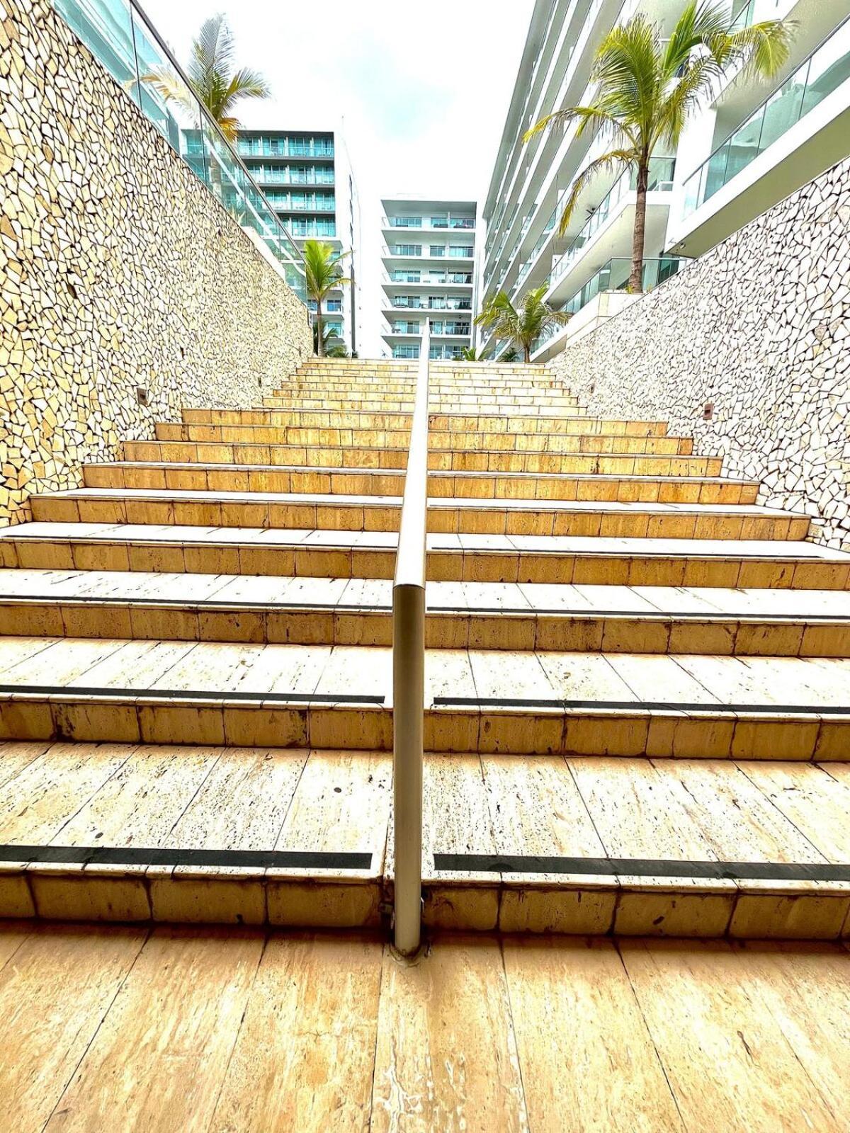 Luxury Sea View With Pool- 12 Min From The Center Apartamento