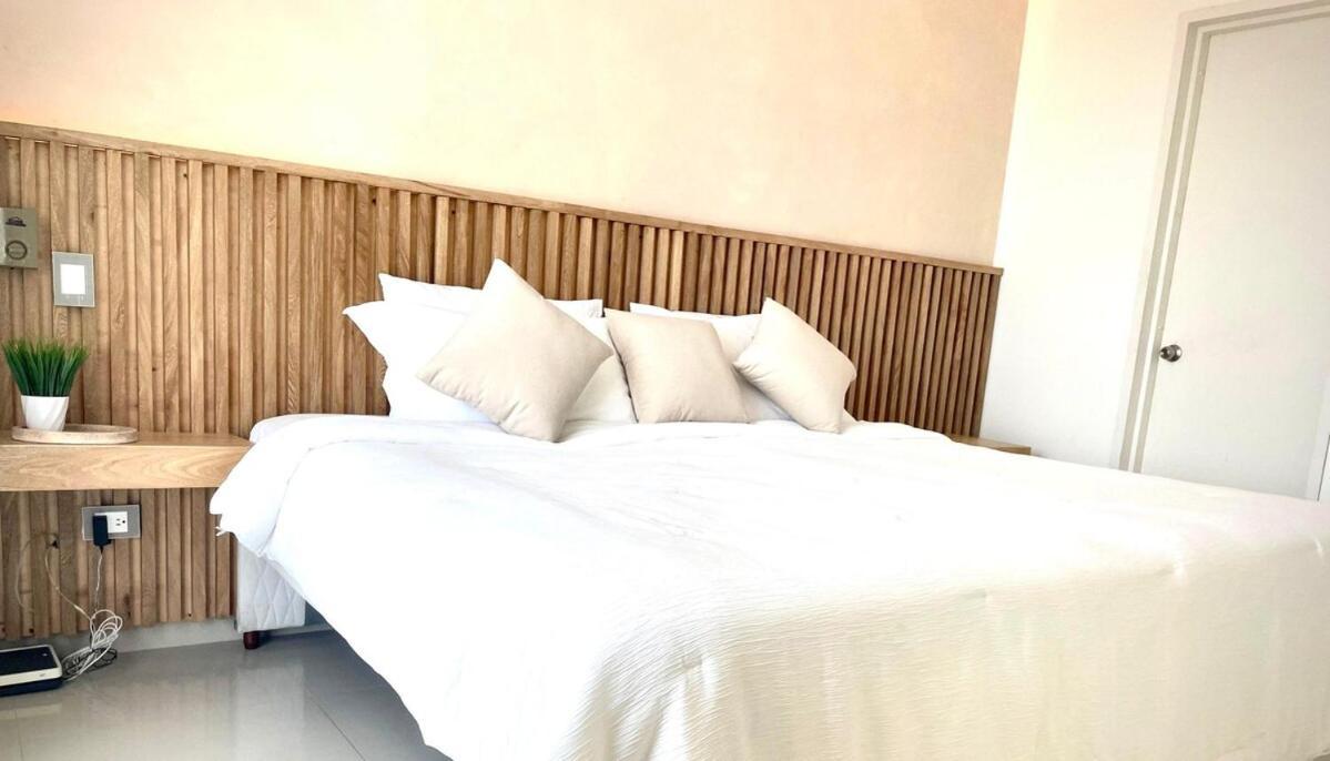 Luxury Sea View With Pool- 12 Min From The Center Apartment *